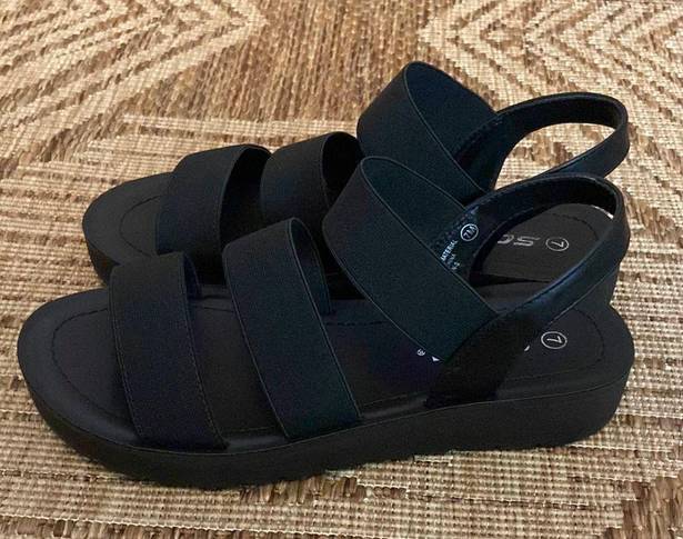 Soda Shoes Black Sandals