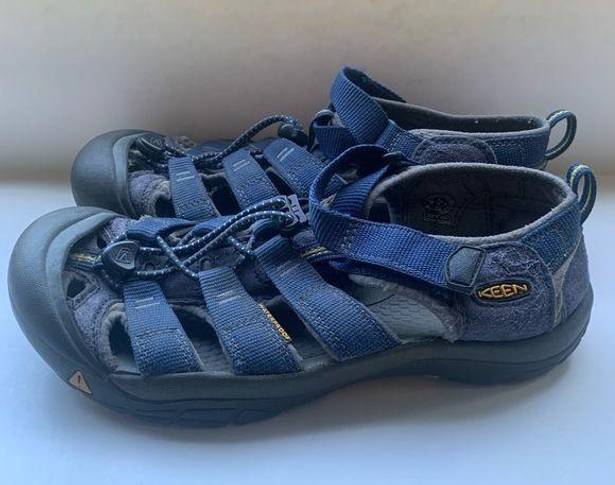 Keen  Blue and Grey Closed Toe Athletic Outdoor Sandals Women’s Size 6