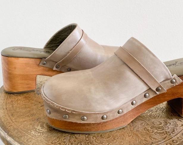 Free People Calabasas Taupe Leather Clogs