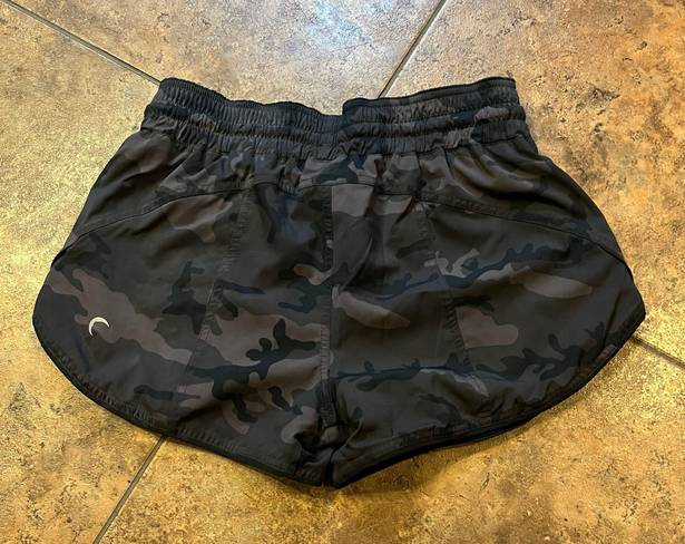 Zyia Forest Camo Flip it Shorts Size S