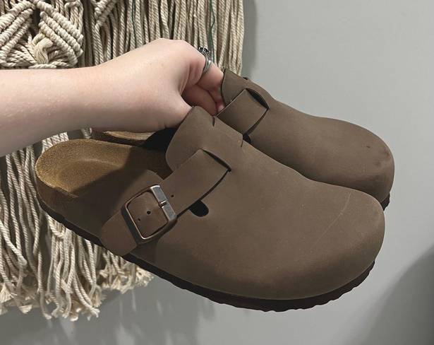 Cushionaire Birkenstock Clogs Knock-Offs