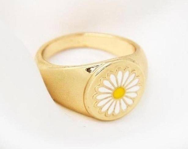 Daisy Gold  Ring