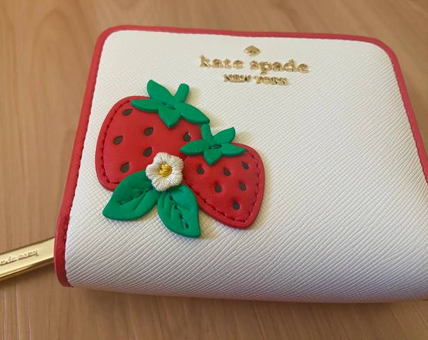 Kate Spade Strawberry Dreams Small Zip Around Bifold Wallet # KG653