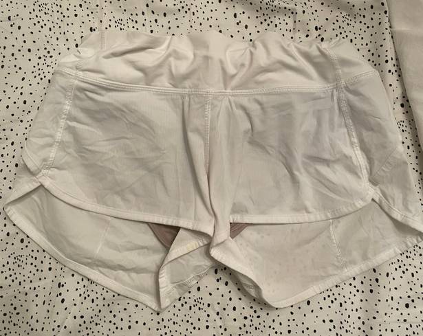 Lululemon White 2.5” Speed Up Shorts Size 4