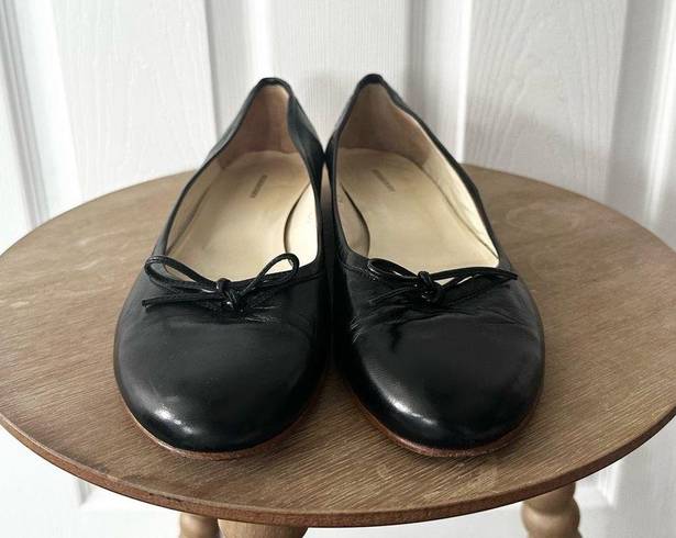 Burberry  Solid Black All Leather Bow Tie Classic Ballet Flats Made In Spain 40