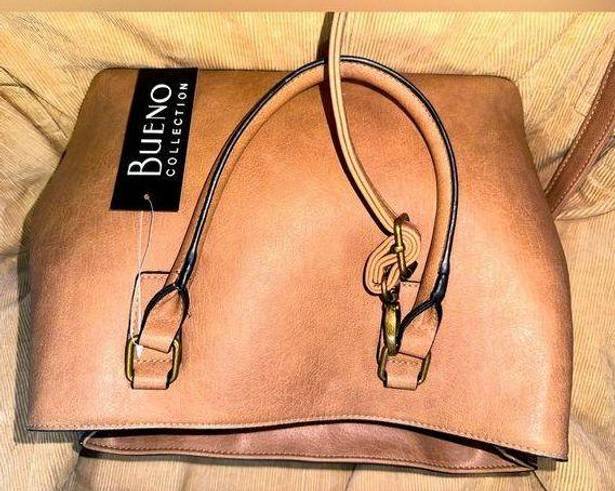 Bueno *NWT*  Collection Purse