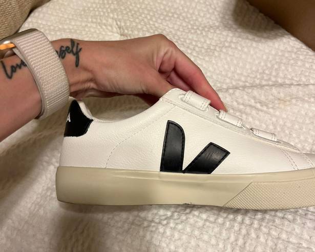 VEJA Recife Sneakers