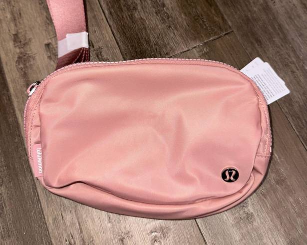 Lululemon Everywhere Belt Bag 1L