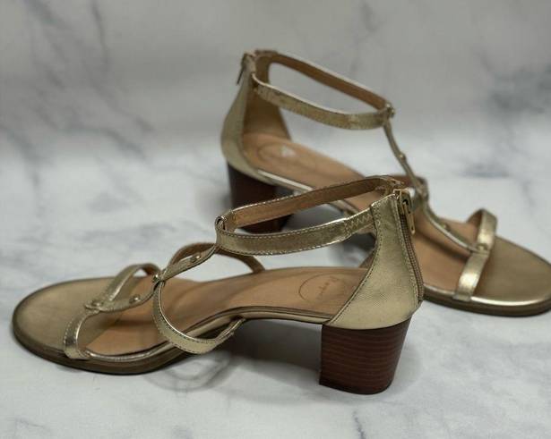 Jack Rogers  JULIA BLOCK HEEL
SANDAL Size 10 in Platinum