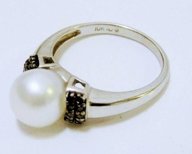 Black Diamond Womens 10k 10KT White Gold Round Pearl with  Ring Sz 6.75