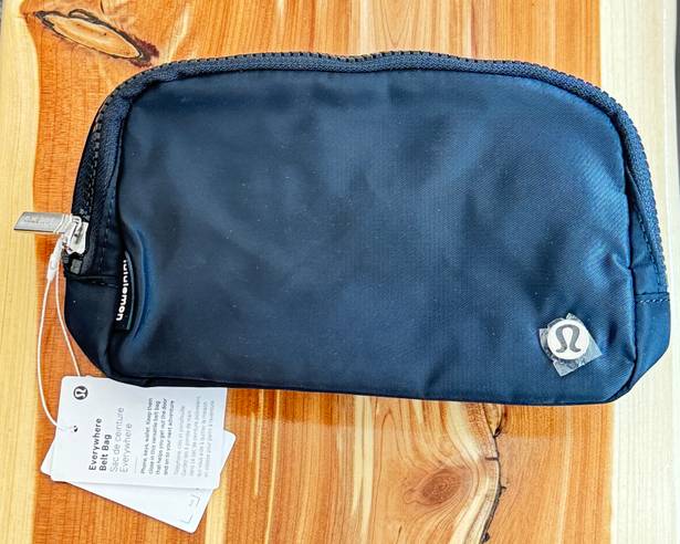 Lululemon Athletica Everywhere Belt Bag 1L