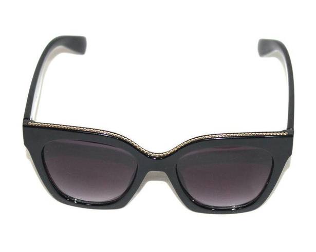 Isaac Mizrahi  Sunglasses Square Frame w Gold Chain