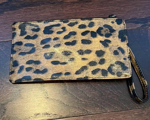 Tahari  Women’s Leopard Animal Print Wristlet