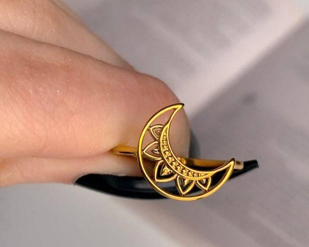 The Moon cute ring | size 7 | high quality | aesthetic | sacred geometry | witchy |