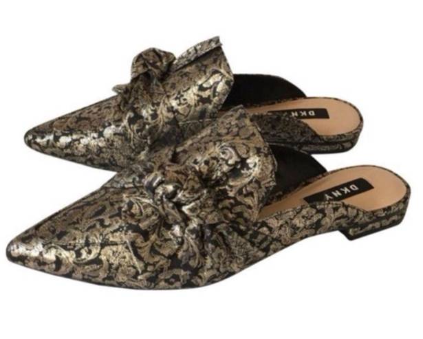 DKNY Pier Gold Metallic Brocade Knotted Bow Mules Size 7.5 M Pointed Toe Mules