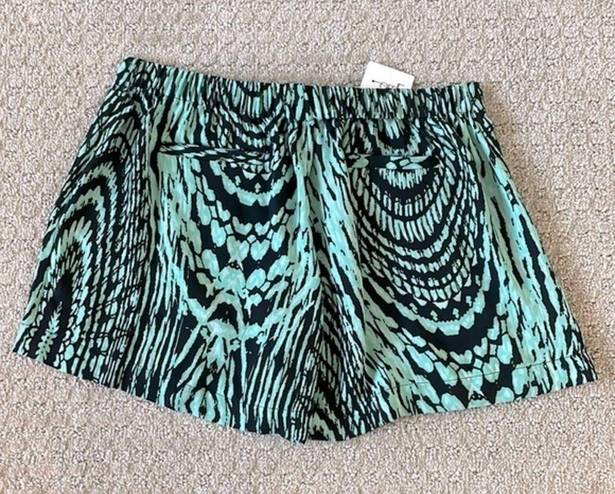 Saks 5th Avenue NWT- Red Saks Fifth Avenue Green & Black Dressy Skort