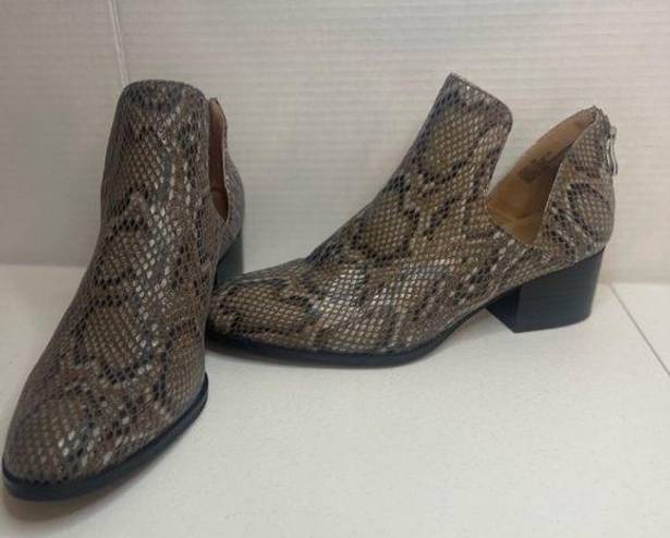 Andrew Geller  Friona Snakeskin Print Booties Size 9