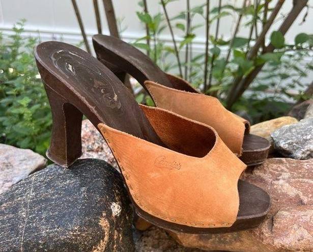 Candie's Vintage 70s  Camel Tan Suede Resin Slide Mule Heels