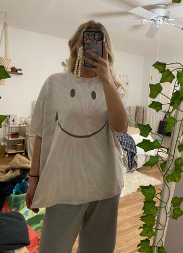 PacSun Smiley Graphic Tee 