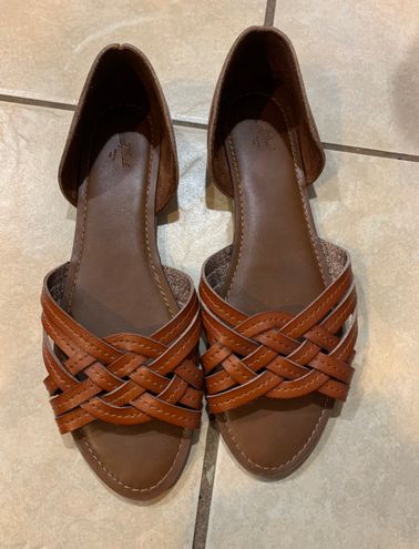 Universal Thread Brown Sandals