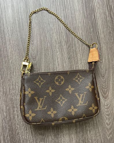 Louis Vuitton Purse Brown - $500 (32% Off Retail) - From Laila