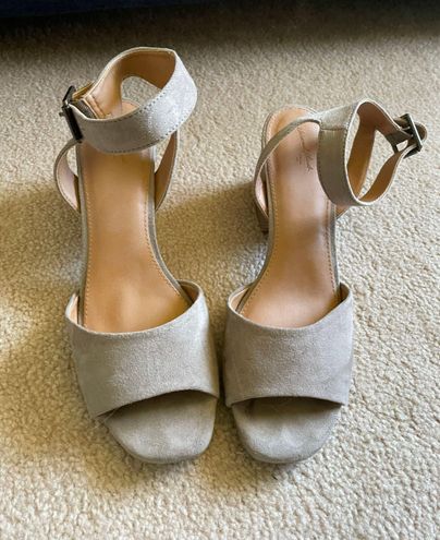 Universal Threads Women’s heels size 10 Tan - $27 (40% Off Retail ...