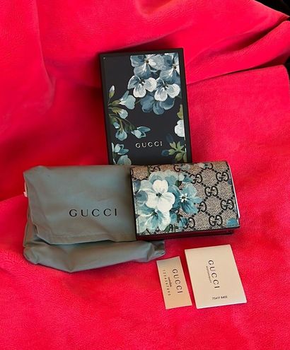 Gucci Blooms Wallet Multiple - $450 (47% Off Retail) - From Ana