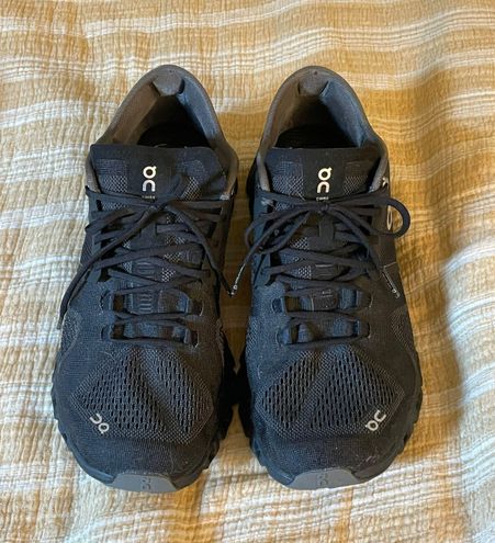 On Cloud Running Shoes Black Size 9 - $86 (38% Off Retail) - From Regan