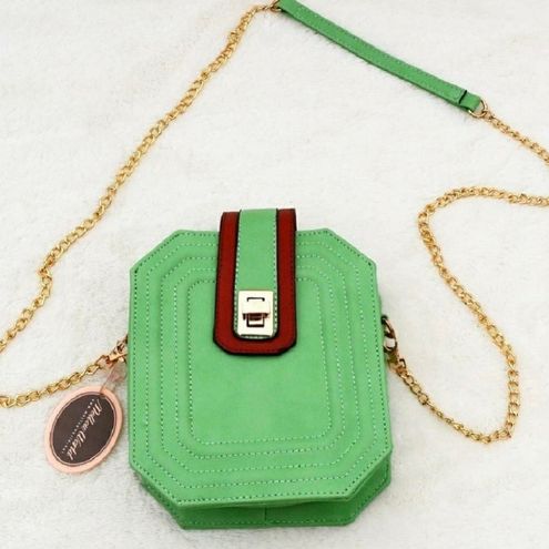 Boutique NWT Green Stiff Crossbody Handbag With Gold Chain