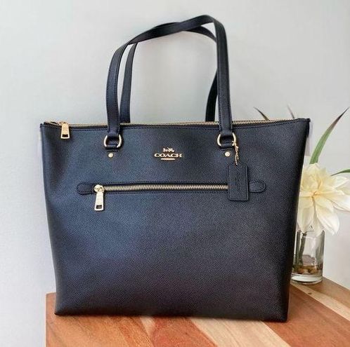 Coach NWT GALLERY TOTE in Black color - $189 New With Tags - From Juli