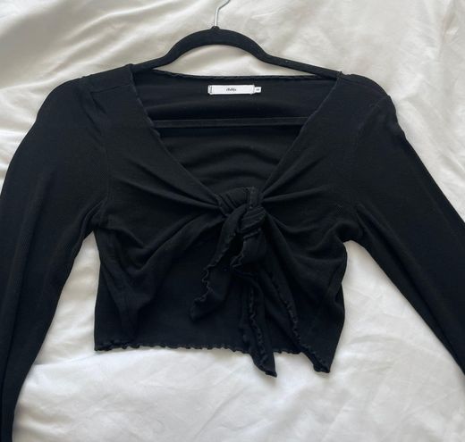 Adika style Black Long Sleeve Crop Top - $14 - From Lizzie