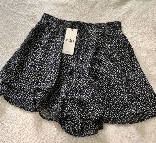 NWT Flowy Shorts Size 4 - $11 (45% Off Retail) New With Tags - From Karina