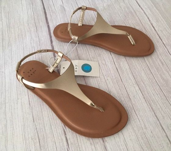 Gold Sandals, Size 6 - $20 (33% Off Retail) New With Tags - From Lindys