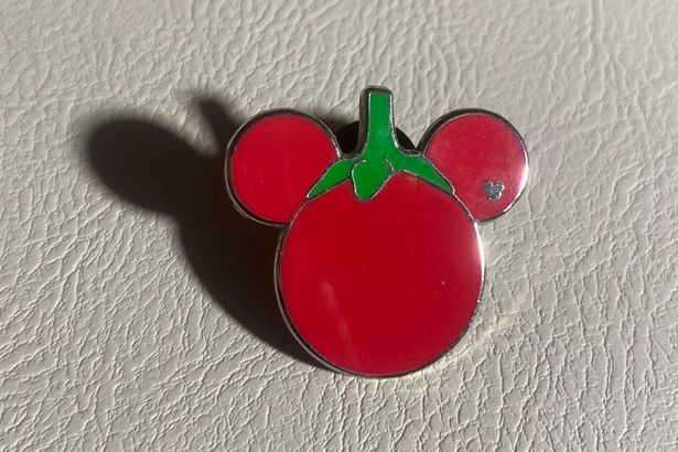 Disney Pins Mickey Tomato Head