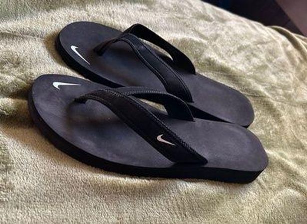 nike flip flops near me