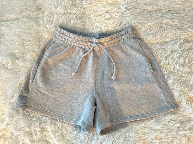 Aritzia TNA Cozy Boyfriend Shorts Gray Size M - $29 (42% Off Retail ...