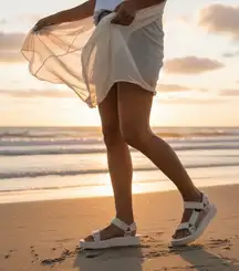 Teva Midform Universal Woven Platform Sandals Size 8 Birch