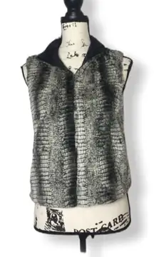 Saks Fifth Avenue 5/48 SZ XS faux fur vest