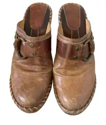 Frye women’s Charlotte distressed leather harness ring wedge clogs Sz. 9M Brasil