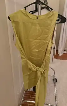 Short sleeve dress with tie