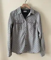 Columbia  Women’s Omni-Wick Long Sleeve Button Down Patterned Shirt Size Medium