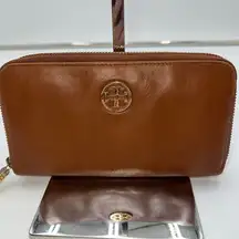 Tory Burch Dena Leather Zip Continental Clutch Wallet