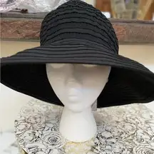 Betmar Hats
Women's Gossamer sun hat one size black nwt