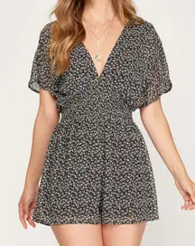 New She & Sky V-Neck Black Floral Smocked Romper Women's Small‎ Summer Boho