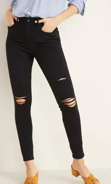 black ripped jeans 