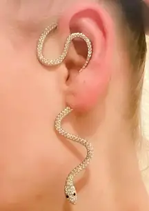 1 Piece Gold Tone Snake Ear Crawler