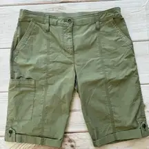 Chico’s Pale Olive Green Elastic Waist Convertible Cargo Shorts Size 00/2