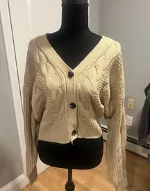 Knitted cardigan button up