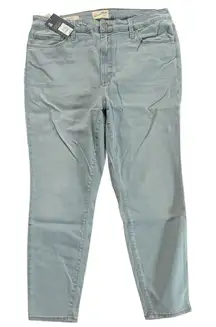 Short petite high rise skinny leg light blue denim jeans