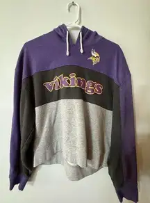 Minnesota Vikings  Women’s Cropped Hooded Sweatshirt Medium